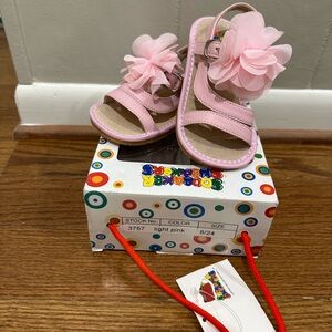 Squeaker Sneakers Pink Sandals with Flower NIB